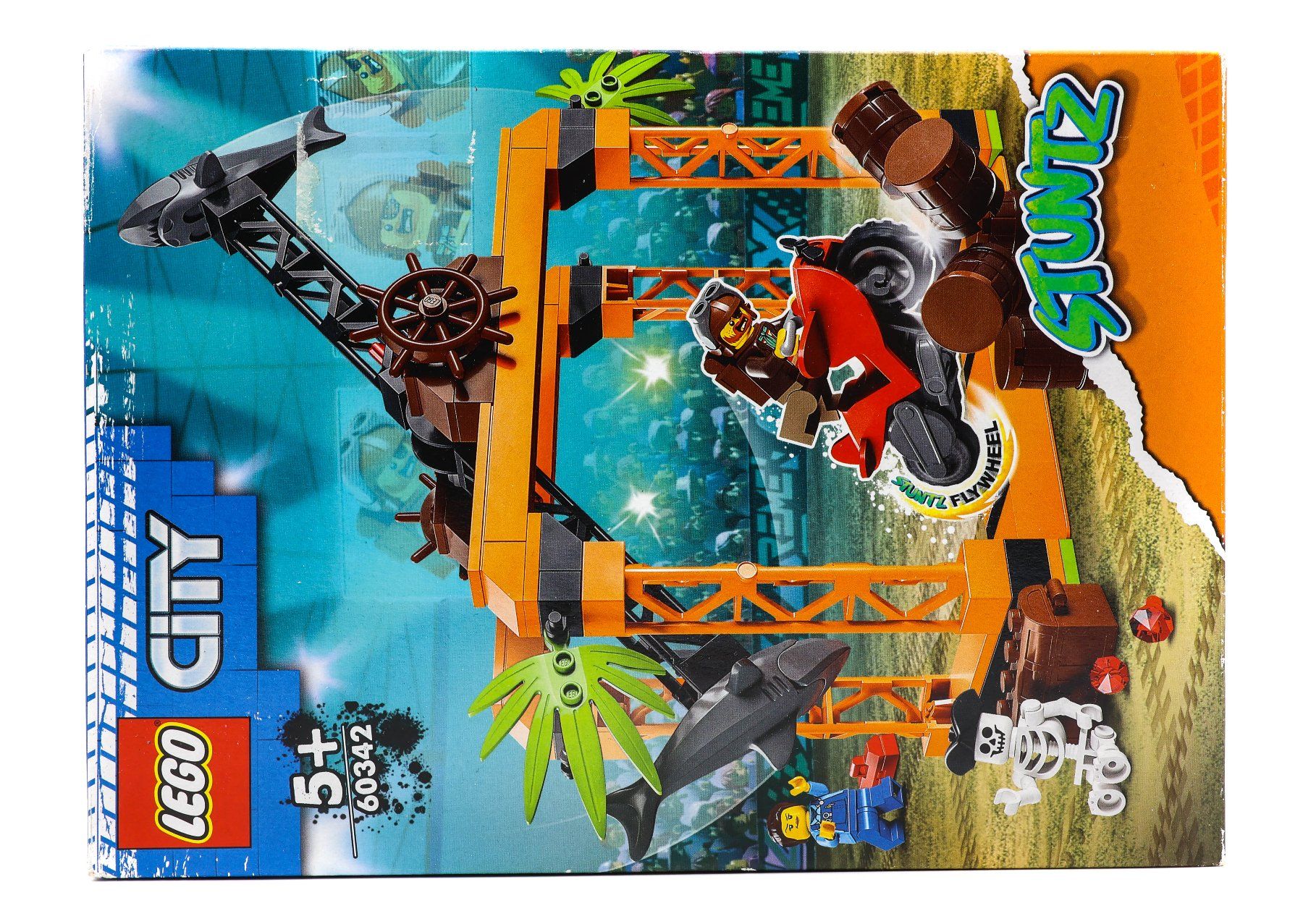 LEGO® City 60342 The Shark Attack Stunt Challenge